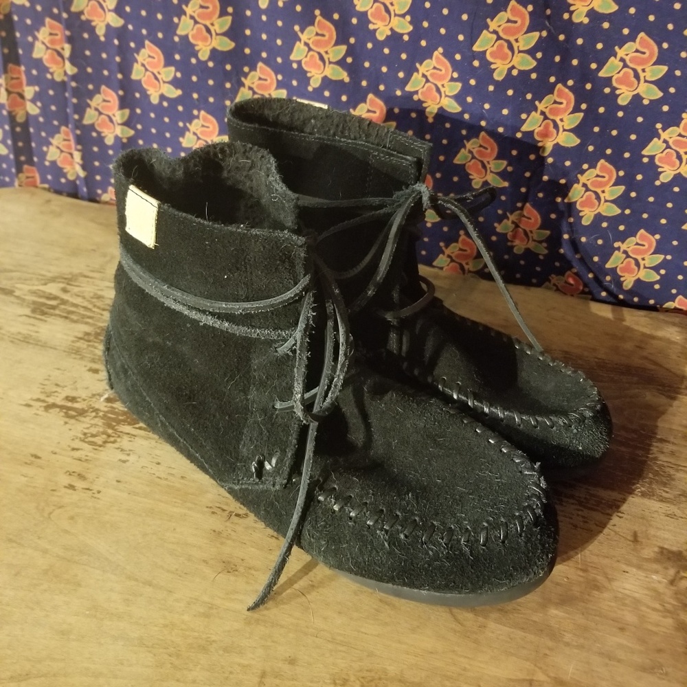 Lace-Around Moccasin Booties